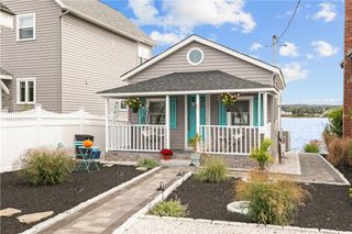 61 Green Street, Portsmouth, RI 02871