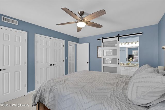 8018 Cloudcroft Ln, Louisville, KY 40220