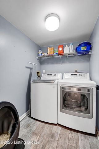 8018 Cloudcroft Ln, Louisville, KY 40220