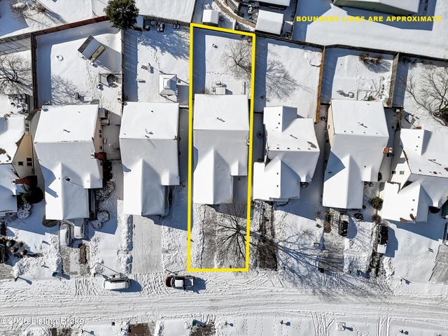 8018 Cloudcroft Ln, Louisville, KY 40220