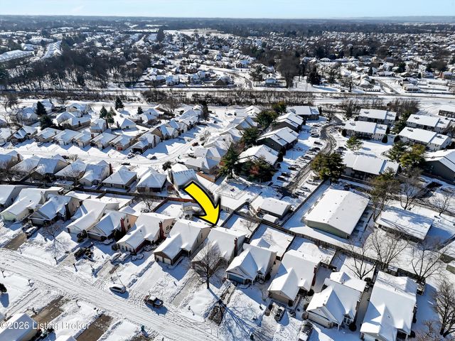 8018 Cloudcroft Ln, Louisville, KY 40220