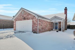 8018 Cloudcroft Ln, Louisville, KY 40220