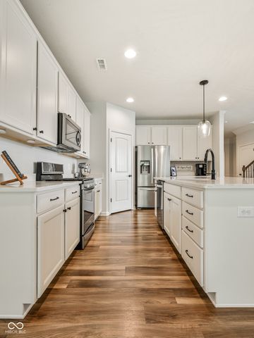 6768 Keepsake Drive, Whitestown, IN 46075
