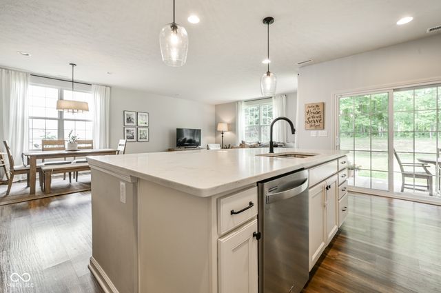 6768 Keepsake Drive, Whitestown, IN 46075