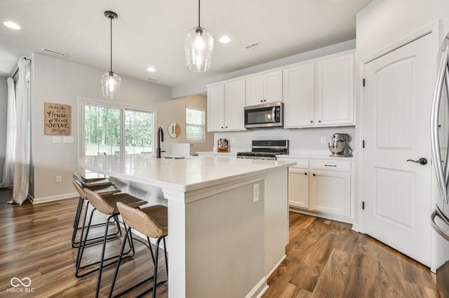 6768 Keepsake Drive, Whitestown, IN 46075