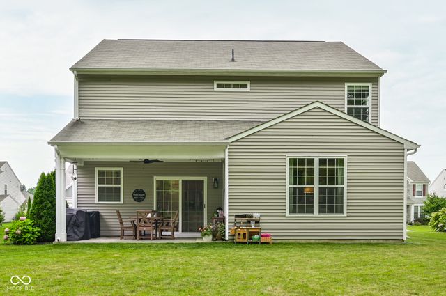 6768 Keepsake Drive, Whitestown, IN 46075
