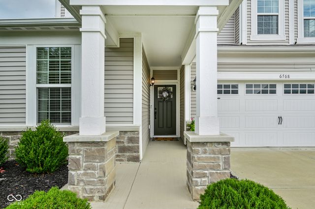 6768 Keepsake Drive, Whitestown, IN 46075