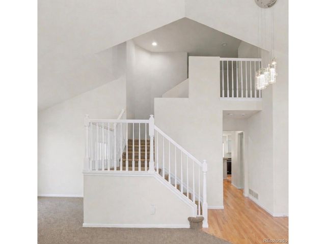 8825 Fairview Oaks Pl, Lone Tree, CO 80124