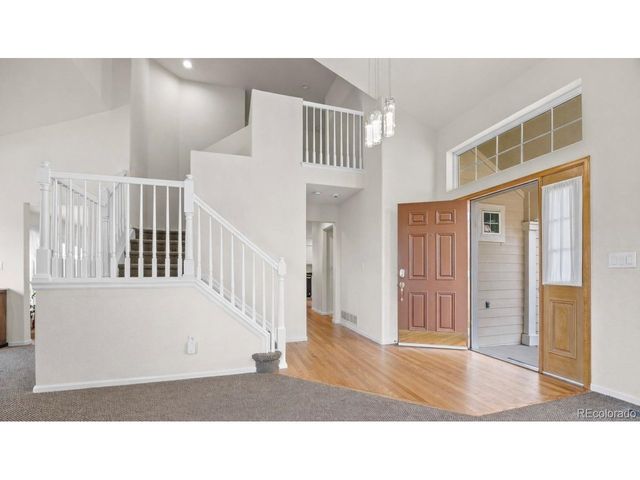 8825 Fairview Oaks Pl, Lone Tree, CO 80124