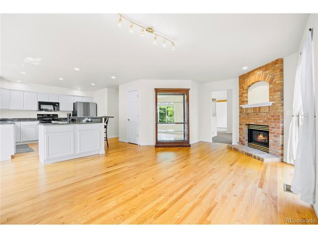 8825 Fairview Oaks Pl, Lone Tree, CO 80124