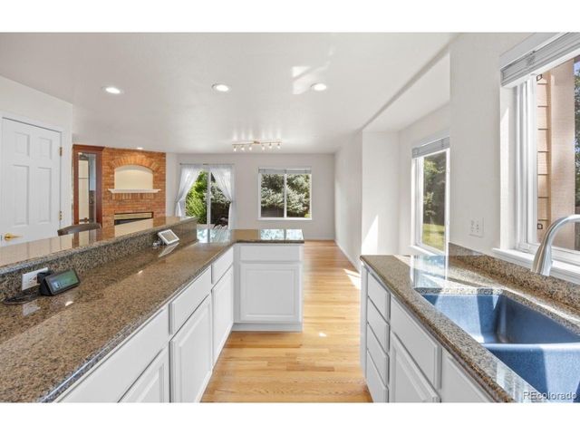 8825 Fairview Oaks Pl, Lone Tree, CO 80124