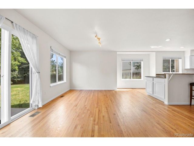 8825 Fairview Oaks Pl, Lone Tree, CO 80124