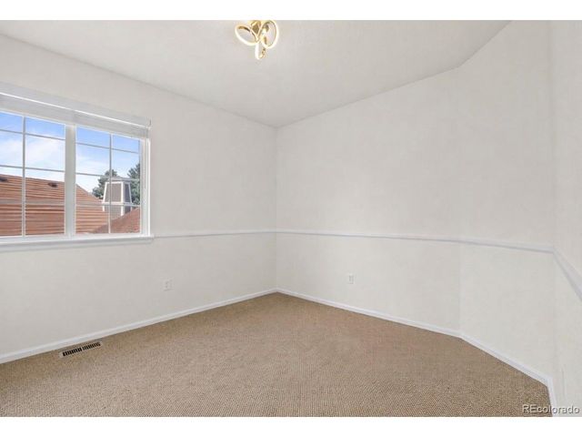 8825 Fairview Oaks Pl, Lone Tree, CO 80124