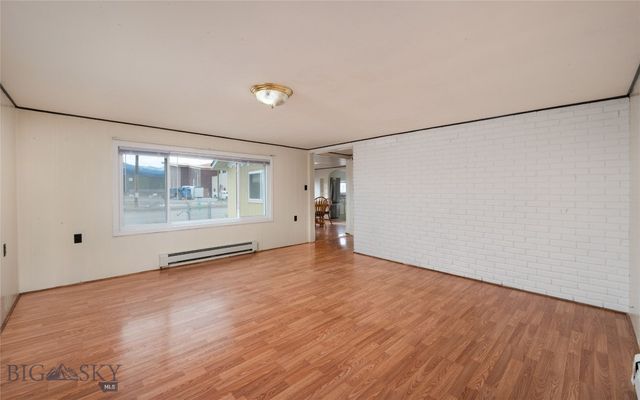 1215 E Gallatin Street, Livingston, MT 59047