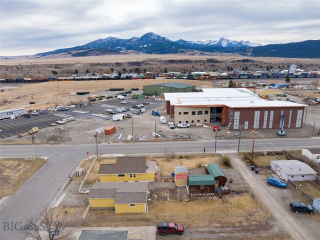 1215 E Gallatin Street, Livingston, MT 59047