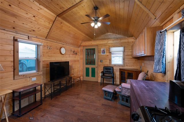 1215 E Gallatin Street, Livingston, MT 59047