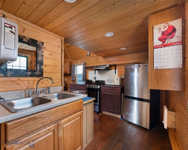 1215 E Gallatin Street, Livingston, MT 59047