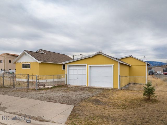 1215 E Gallatin Street, Livingston, MT 59047