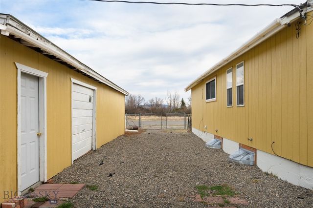 1215 E Gallatin Street, Livingston, MT 59047