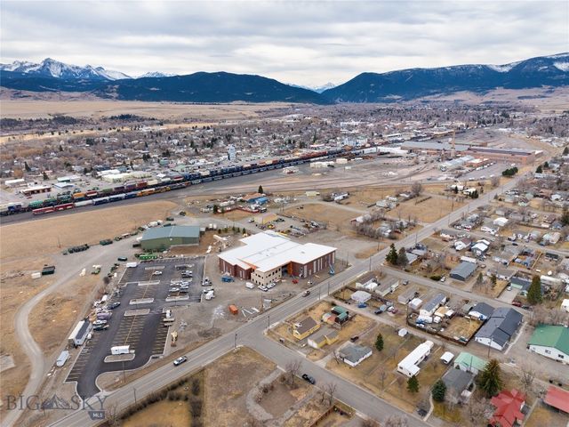 1215 E Gallatin Street, Livingston, MT 59047