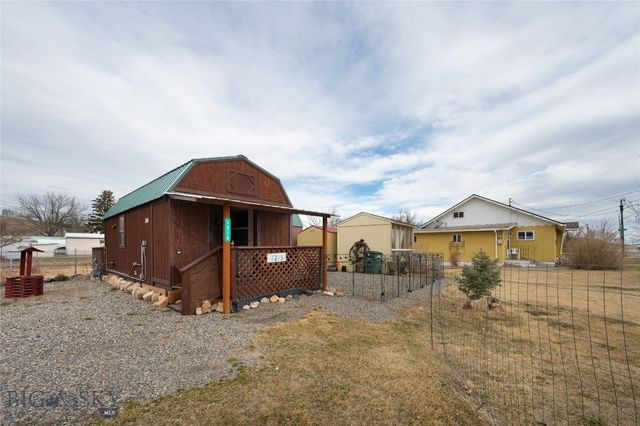 1215 E Gallatin Street, Livingston, MT 59047