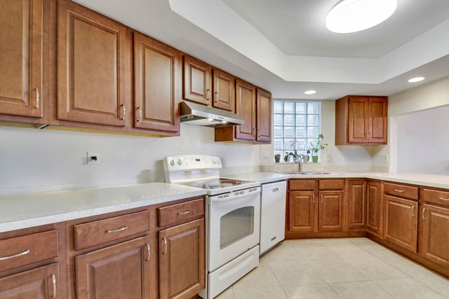 4280 Hazel Avenue B, Palm Beach Gardens, FL 33410