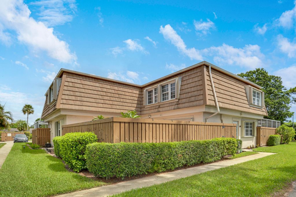 4280 Hazel Avenue B, Palm Beach Gardens, FL 33410