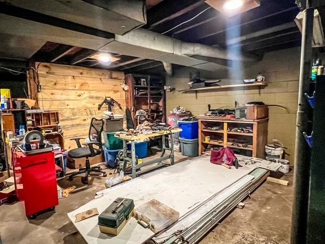 7020 E Arnold Lake Road, Harrison, MI 48625