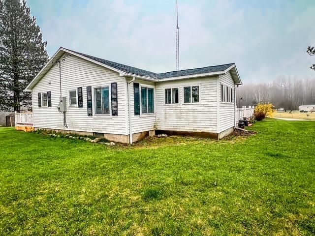 7020 E Arnold Lake Road, Harrison, MI 48625