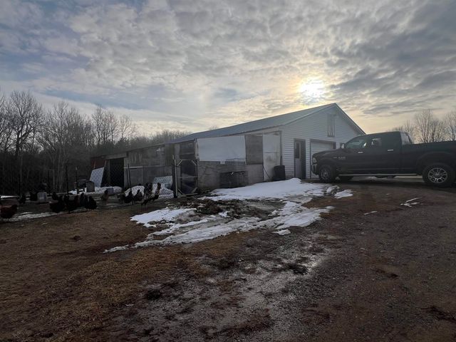 7020 E Arnold Lake Road, Harrison, MI 48625