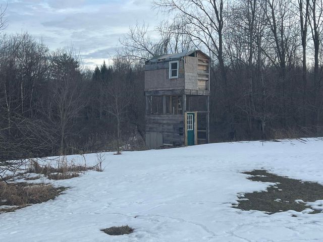 7020 E Arnold Lake Road, Harrison, MI 48625