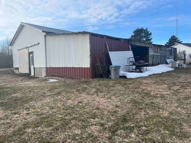 7020 E Arnold Lake Road, Harrison, MI 48625