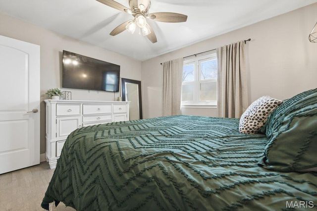 5332 Ville Angela Lane, Hazelwood, MO 63042