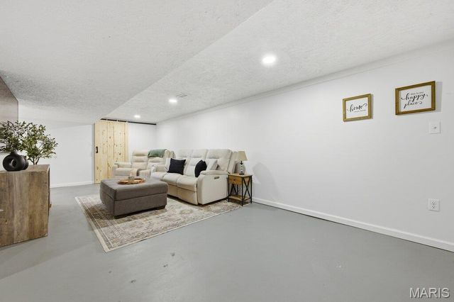 5332 Ville Angela Lane, Hazelwood, MO 63042