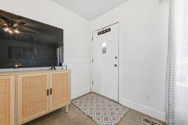 5332 Ville Angela Lane, Hazelwood, MO 63042