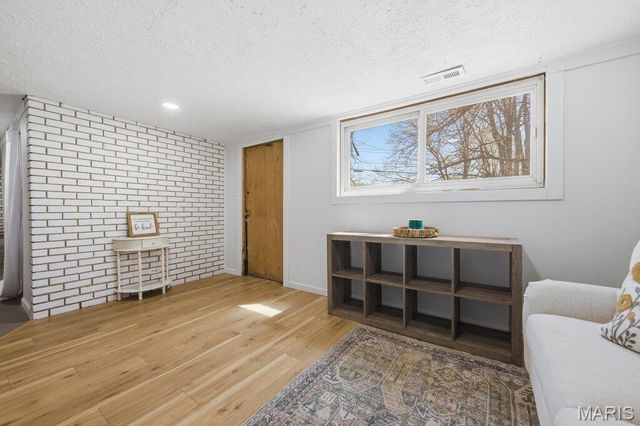 5332 Ville Angela Lane, Hazelwood, MO 63042