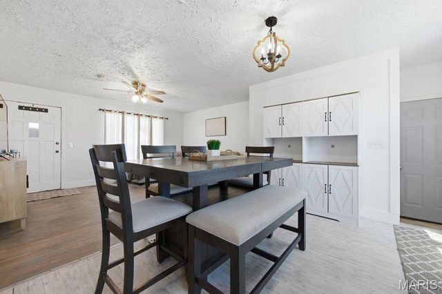 5332 Ville Angela Lane, Hazelwood, MO 63042