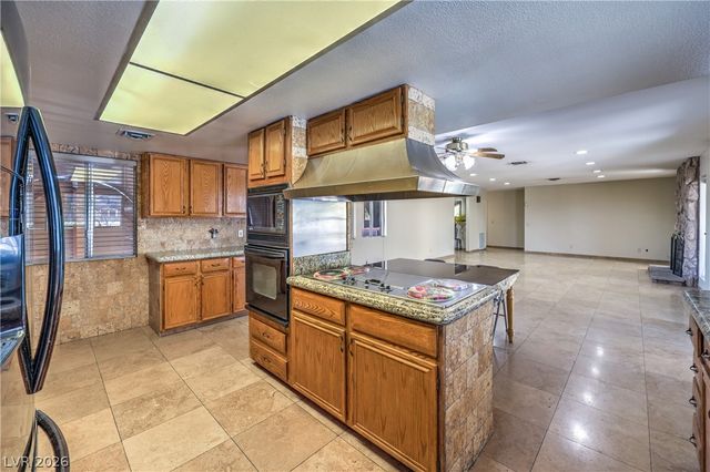 2880 Red Rock Street, Las Vegas, NV 89146