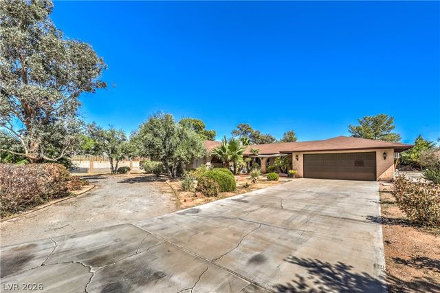 2880 Red Rock Street, Las Vegas, NV 89146