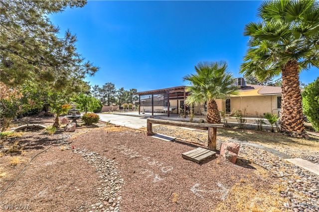 2880 Red Rock Street, Las Vegas, NV 89146