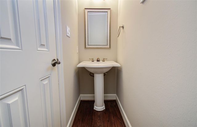 4613 Floyd Street, Houston, TX 77007