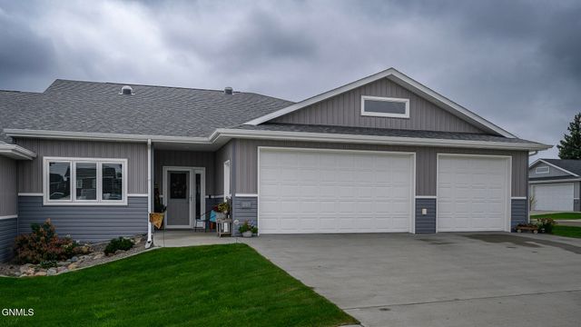 307 Colt Avenue, Bismarck, ND 58503 property photo