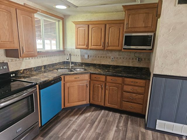 651 SHERWOOD DR, Layton, UT 84041