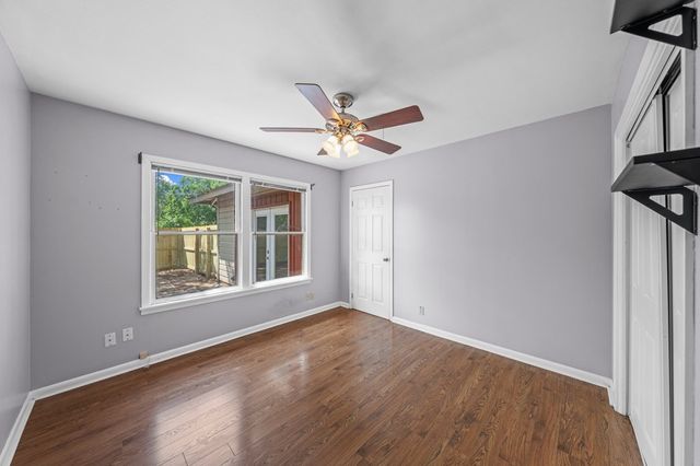 700 Lee St, Kerrville, TX 78028