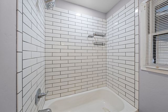 700 Lee St, Kerrville, TX 78028
