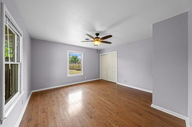 700 Lee St, Kerrville, TX 78028