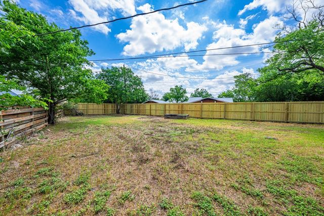 700 Lee St, Kerrville, TX 78028