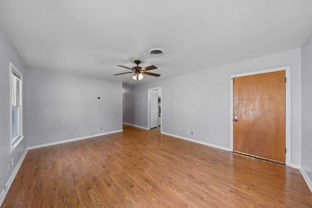 700 Lee St, Kerrville, TX 78028