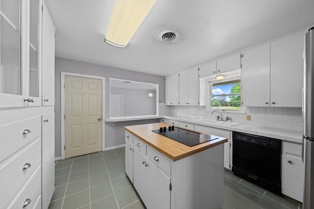 700 Lee St, Kerrville, TX 78028