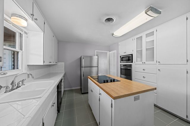 700 Lee St, Kerrville, TX 78028